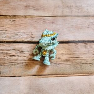 Treasure X -Snapsaur Dino Gold Dinosaur Toy Action Figure